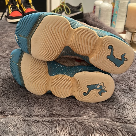 Nike LeBron 16 South Beach - Picture 5 of 5